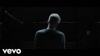 Ólafur Arnalds - finding some kind of peace (behind the scene)