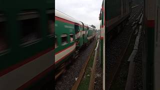 দুটো ট্রেন যখন একসাথে হয় তখন  ||😳 #train #railway #bangladeshrailway #short  #railwaystation