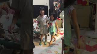 CC姐妹 Dancing to Can’t stop the feeling 😂