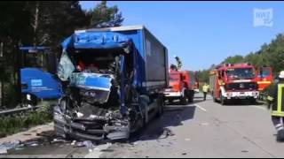 Unfall-Serie mit fünf Lkw auf der A1