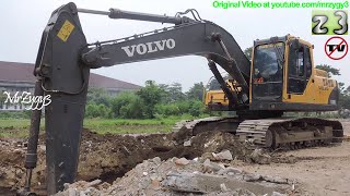 Volvo Excavator EC210B Digging Loading Dump Truck