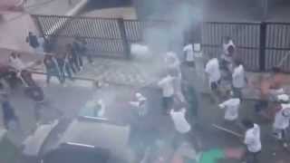 briga de torcedores do Corinthians x torcedores do santos 10-08-2014 parte 1