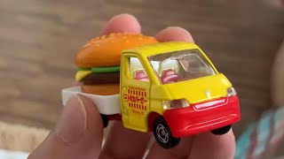 トミカ　トヨタ タウンエース ハンバーガーカー　🚚🍔