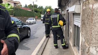 Bombeiros de Guimarães combateram incêndio no exterior de habitação em Mesão Frio