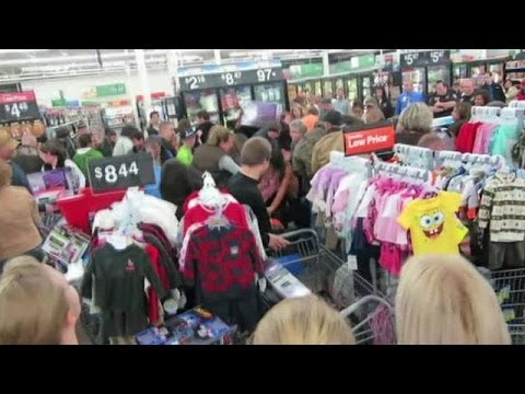 Amateur Footage US Walmart Black Friday Crowd Fight - YouTube