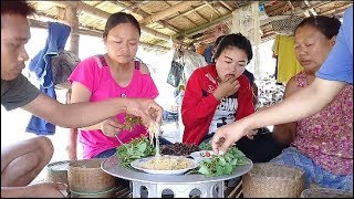 ตำบักหุ่ง ปะทะ คั่วแมงซอน แซบลืม 🙄🙄 | ກິນຕຳໝາກຫຸ່ງນຳກັນ ພີ່ນ້ອງ.