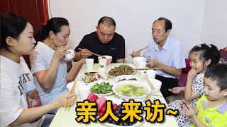 爸爸和侄儿来重庆了，小杜做3斤凉拌牛肉招待，亲人来访格外开心【胖哥有杜】