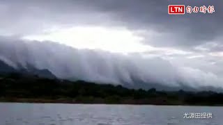 池上驚見「雲瀑」奇景 恰似巨瀑翻山傾瀉注入大坡池（尤源田提供）