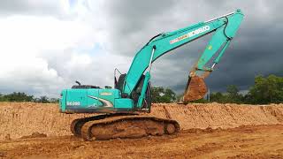 แบคโฮโกเบ ปรับเกลี่ยดิน เดินเร็วเสียงดังลั่น Excavator KOBELCO SK200