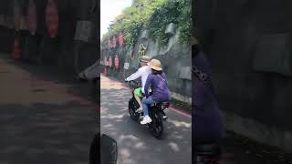 電輔車雙載也能爬上九份，超乎意料一點都不費力