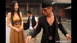 當紅明星吸毒被抓，兩次「出軌」毀掉兩段婚姻，52歲再次求婚前妻 !