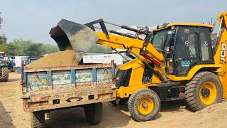 JCB 3dx 74 hp loading sand