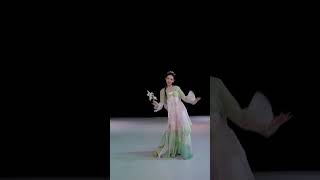 #中国古典舞 春三月-夏辉 chinese classical dance #dancer #classicaldance #chineseclassicaldance #古典舞 #国风 #舞蹈