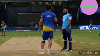 Rishabh Pant Interacting With Dhoni Before Match ||  #IPL2021