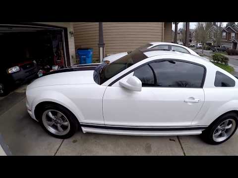 How much oil does a 05 v6 Mustang take?