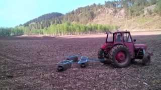 Brinkagården vårbruket 2013 Massey Ferguson 135 ringvältar