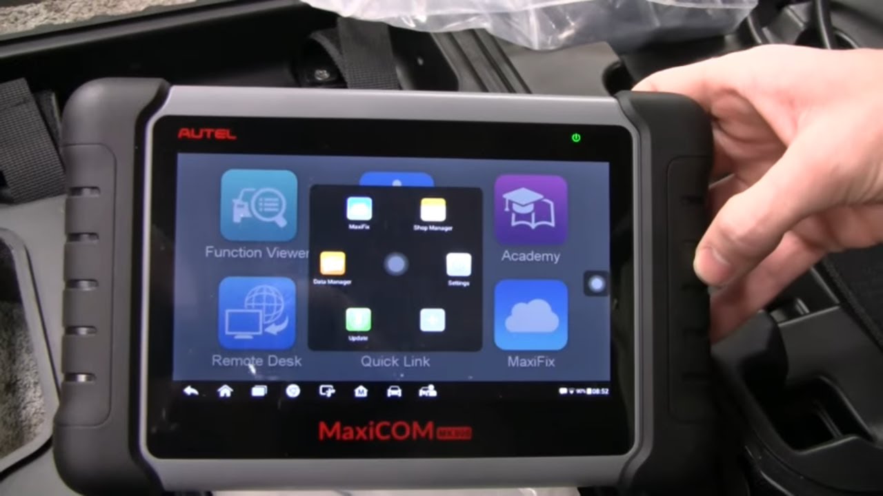 AUTEL MAXICOM MK808 OBD2 SCANNER REVIEW - YouTube