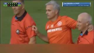 José Mourinho beállt kapusnak és rúgott egy tizenegyest 😂