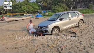 Goan Reporter News: Two Vehicles Stuck in Sand on Morjim Beach