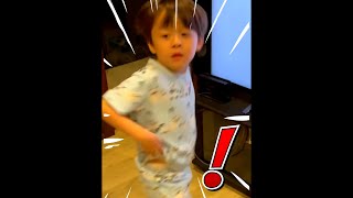 ホラー動画を見てる弟に父のイタズラドッキリ😱😱😱【IORIKUN TV funny video TikTok 😂😂😂2022】 #TikTok #Shorts