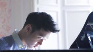 [CUT] JYJ Magazine (The Story of 1000 days) - Yoochun playing piano♥♥