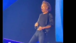 Mick Jagger Sticks His Microphone in His Pants 🎤 Hyde Park 7/3/22 🎙