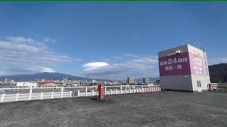 富士山の笠雲崩れと巨大な吊るし雲　静岡県沼津市