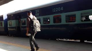 14854 Jodhpur-  Varanasi Marudhar Express WDP 4D Departure Jaipur Junction