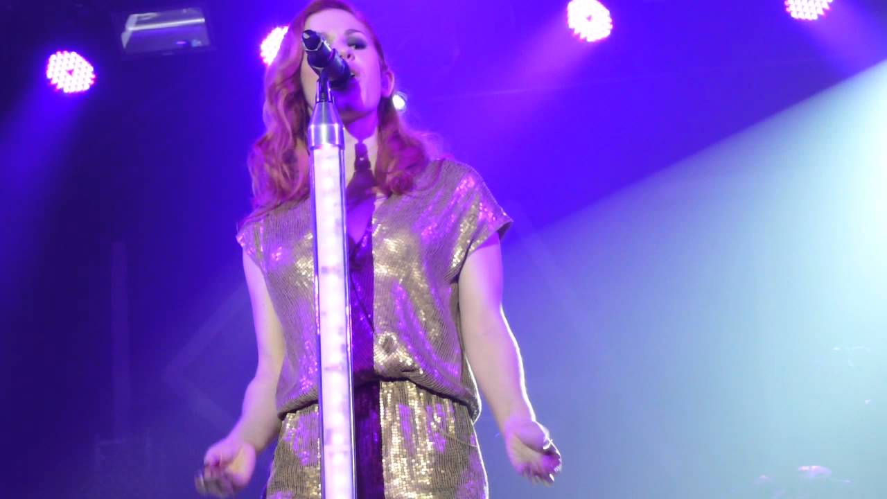 Katy B - Crying For No Reason (HD) - Somerset House - 08.07.12 - YouTube