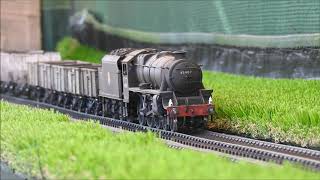 O Gauge 9F and Black 5 Tackle the incline.