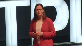 ¿Darías la vida por tu trabajo? | Cristina Díaz | TEDxUTPL