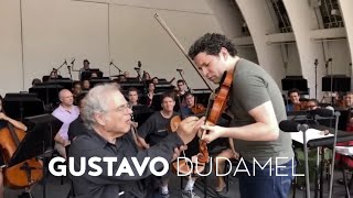 Gustavo Dudamel - Itzhak Perlman conducts Mendelssohn Violin Concerto at Hollywood Bowl - LA Phil