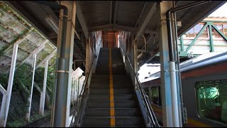 上越線水上駅の跨線橋でホーム間移動した風景