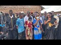Byampuna! Master Parrot aleese Abaana 4, bebaziza abantu okuzika Taata wabwe 