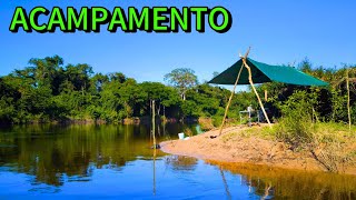 MONTEI ABRIGO em uma prainha na beira do rio, pesquei e preparei  peixes para o almoço.