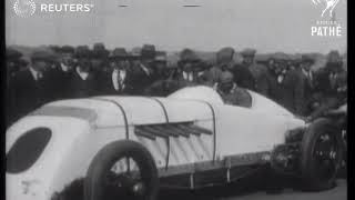 Parry Thomas attempts world car-racing record at Pendine Sands (1926)