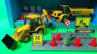 JCB Official UK Construction Playset with JCB 3CX Backhoe Excavator Digger \u0026 Tipper Truck