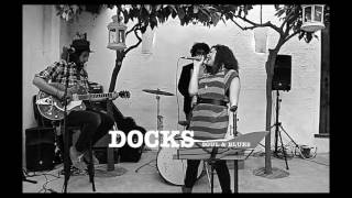 DOCKS - Sitting On The Dock Of The Bay - con subtítulos -