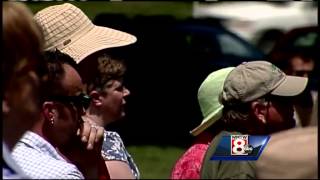Neighbors hold memorial service following Boothbay murder-suicide