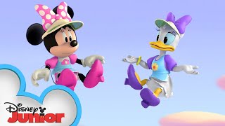 Minnie and Daisy’s Lost Kitten 🐱| Mickey Mornings | Mickey Mouse Roadster Racers | @disneyjunior
