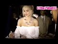 Anna Nicole Smith Signs Autographs & Flirts With Cameras While Leaving Drai's In Beverly Hills, CA