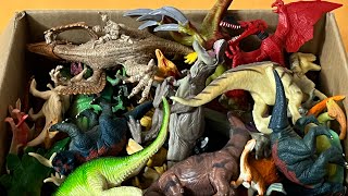 Here are some of the dinosaur figures that came in the box. Tyrannosaurus, Spinosaurus, etc.