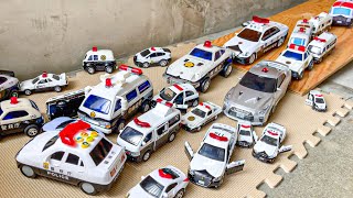 パトカーを大量に自作の道で走行させました。I ran a large number of police cars on my own road.