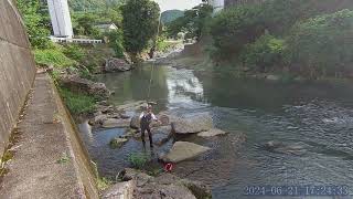 令和の釣り道楽　2024年6月21日　鮎釣り　知り合った鮎釣り師に　ﾎﾟｲﾝﾄ案内しました