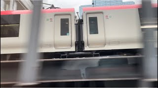 E259系旧塗装との並走バトルで珍しく乗車中の各駅停車が勝利を収めるシーン（2023.5.31.7:38）