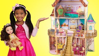 Emma Juega con Casa de Muñecas de la Bella y la Bestia de Disney | Giant Belle Dollhouse