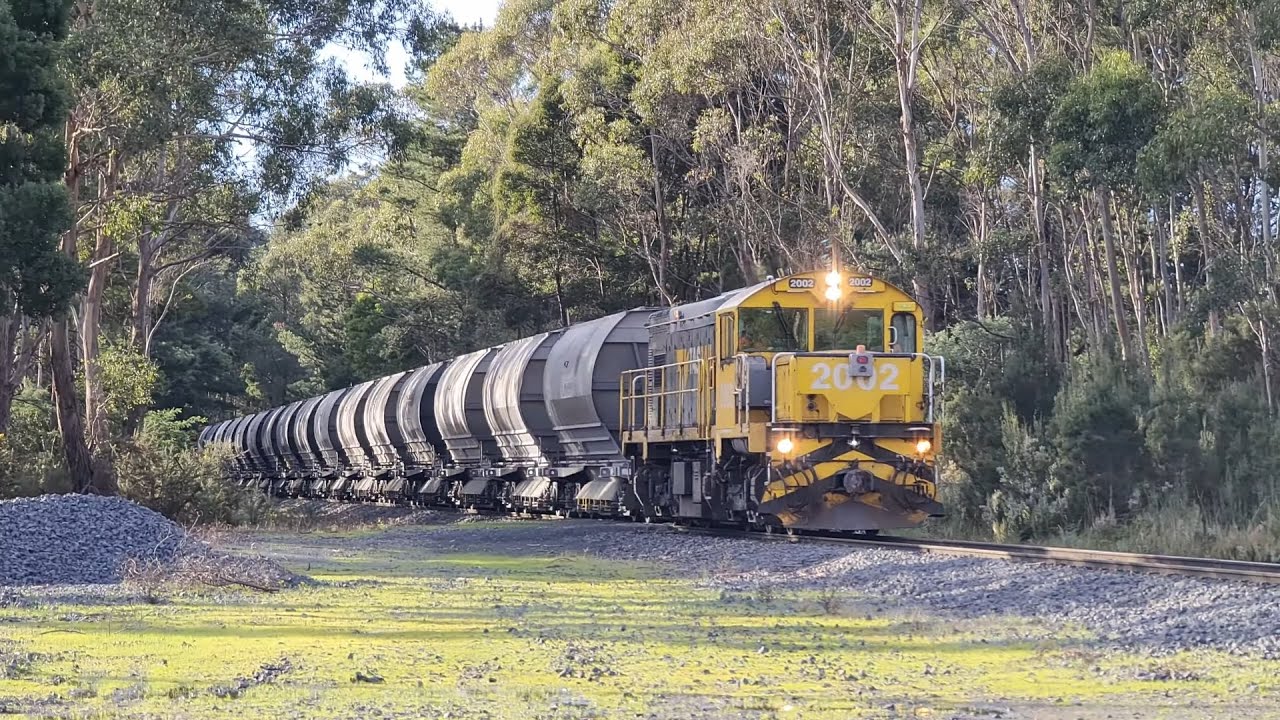 Tasrail 2002 Tr09 Cement Train Crossing Dawsons Siding Road Youtube