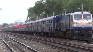 ET WDP4D 12165 Mumbai LTT - Varanasi Ratnagiri Superfast Express : Indian Railways