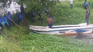 Navy assists to clean a canal in Colombo area