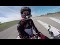 de ruta hasta un aeródromo abandonado triumph speed triple vs yamaha fz1